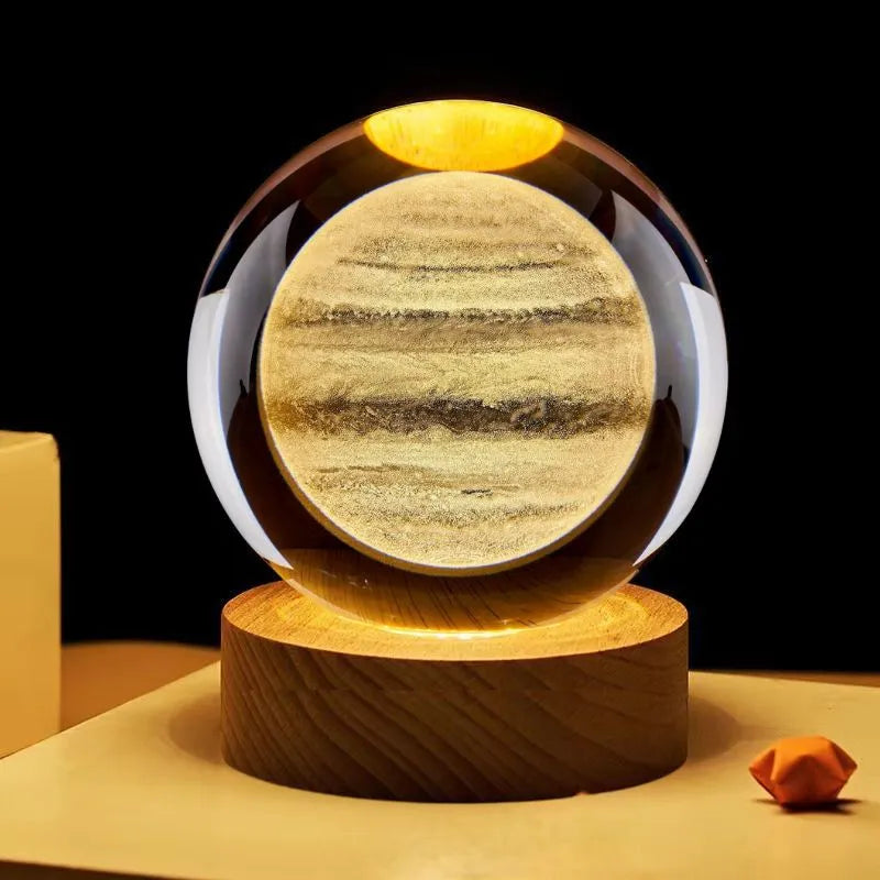 Szklana kula z planetą Jowisz