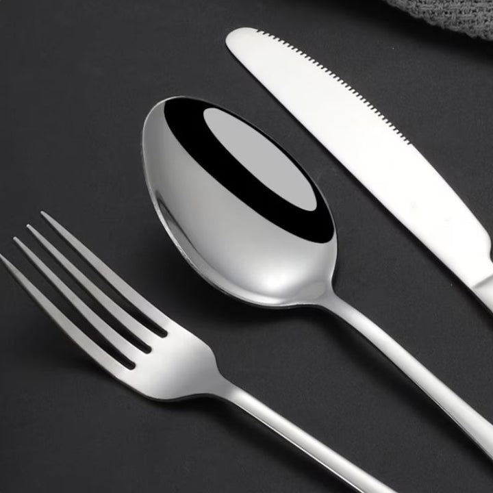 Portugalski zestaw sztuccow 24 sztuki srebrne ze stali nierdzewnej