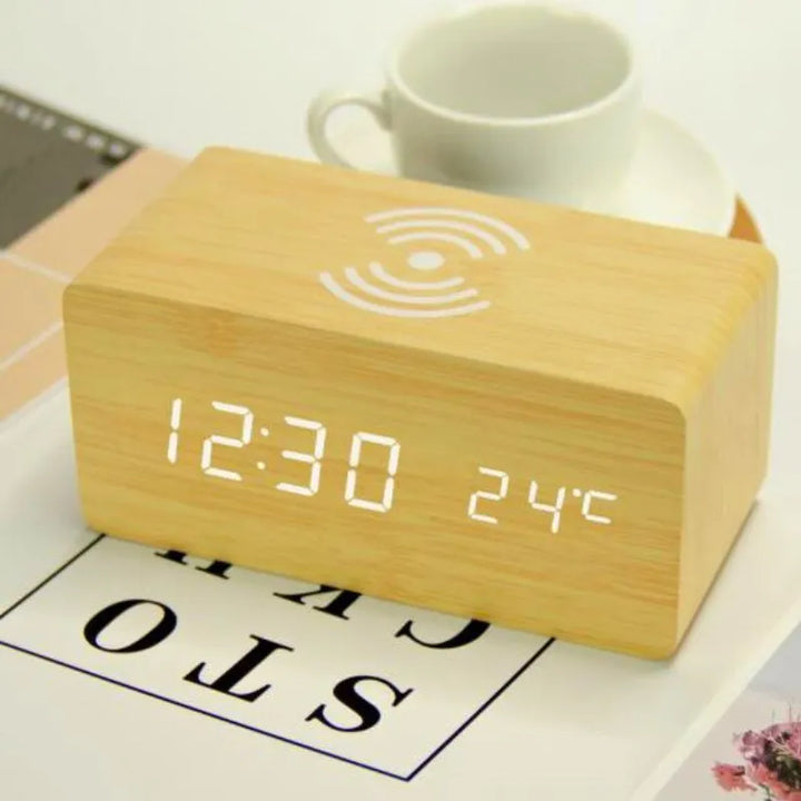 zegar-led-z-ladowaniem-bezprzewodowym