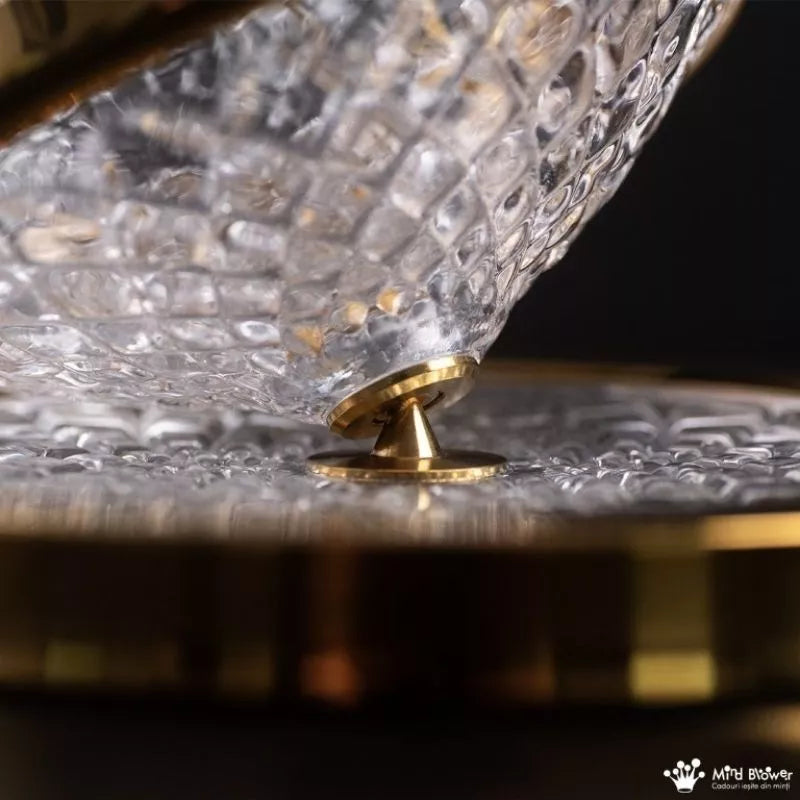 Złota karafka obrotowa do alkoholu