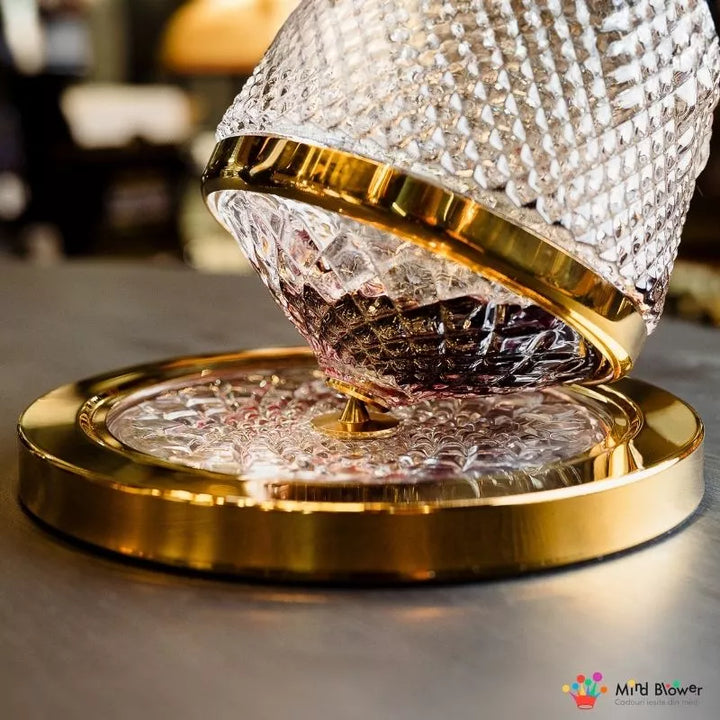 Złota karafka obrotowa do alkoholu
