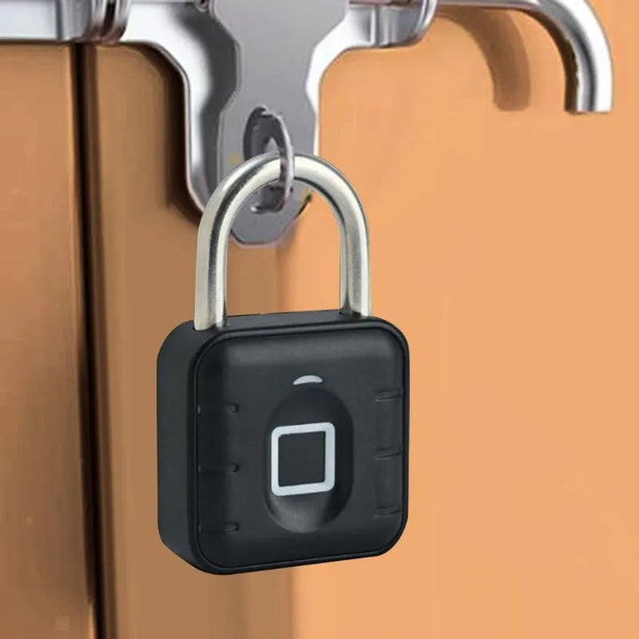 kłodka-smart-z-odciskiem-palcа