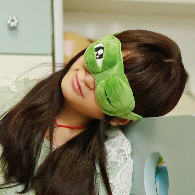 Opaska na oczy do spania – ciekawa żabka