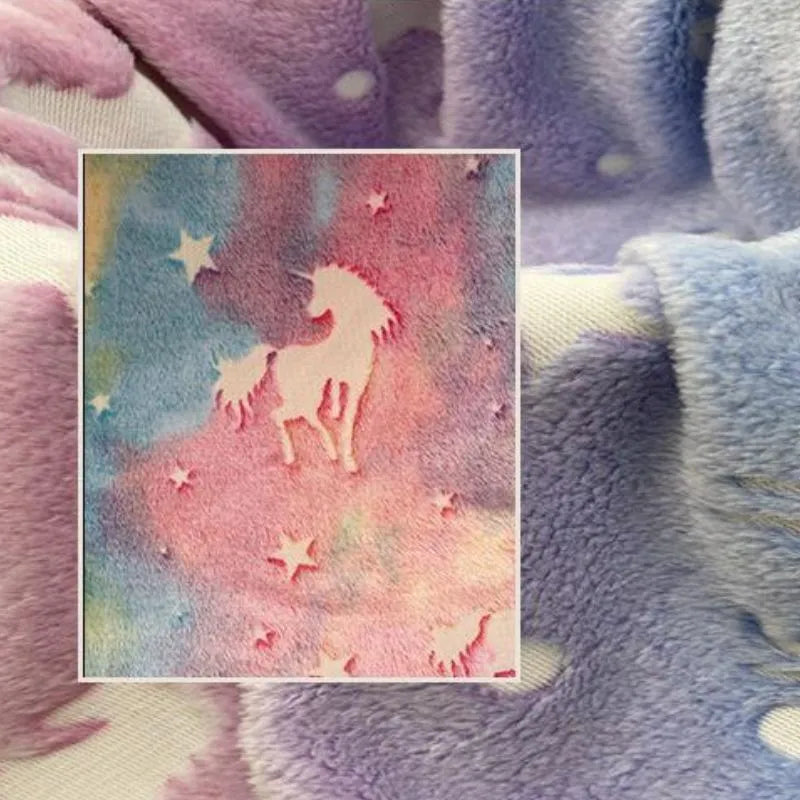 Koc fosforyzujący z jednorożcami flanela 130 x 150 cm
