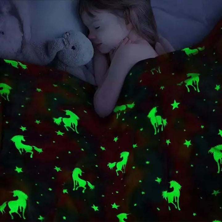 Koc fosforyzujący z jednorożcami flanela 130 x 150 cm