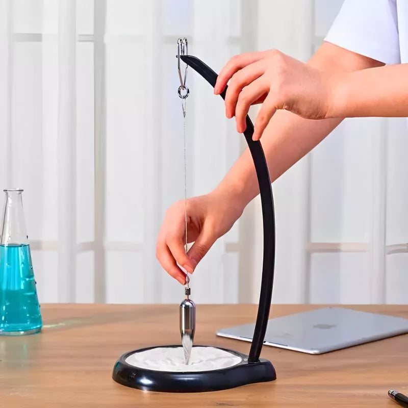 Wahadło z piaskiem w chromowanej obudowie