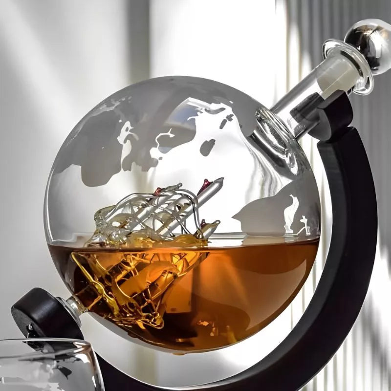 Zestaw prezentowy karafka Globus z 2 kieliszkami Deluxe