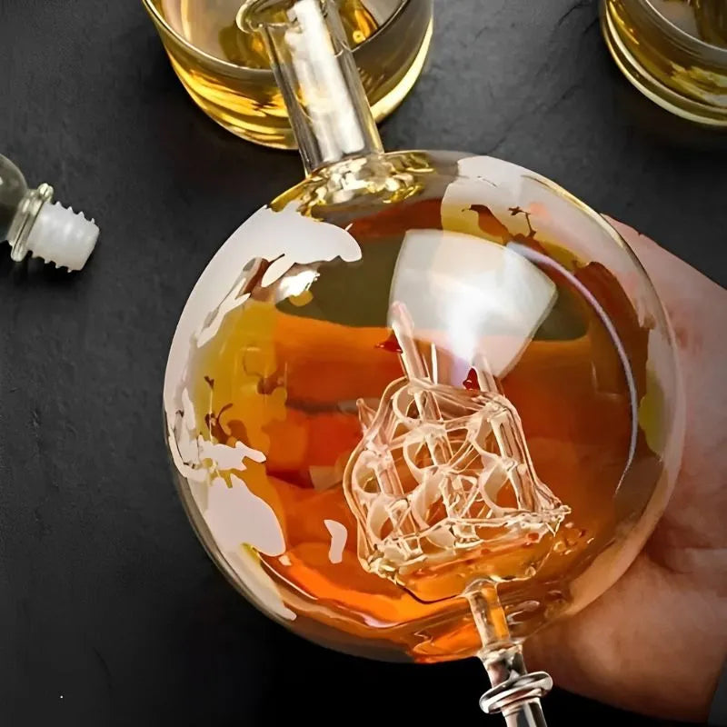 Zestaw prezentowy karafka Globus z 2 kieliszkami Epique i pojemnością 850 ml