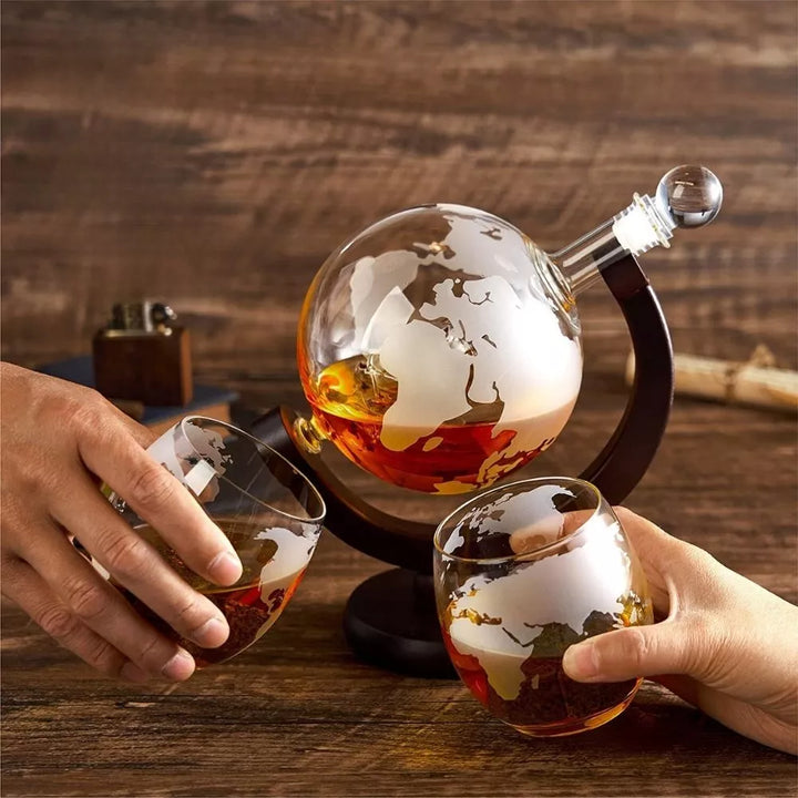 Zestaw prezentowy karafka Globus z 2 kieliszkami Epique i pojemnością 850 ml