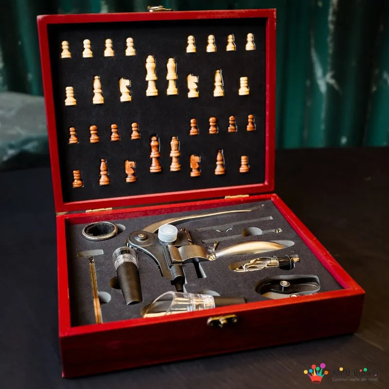Zestaw Szachy I Akcesoria Do Wina W Pudelku Deluxe