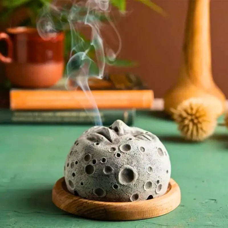 Podstawka na kadzidełka stożkowe Moon Face