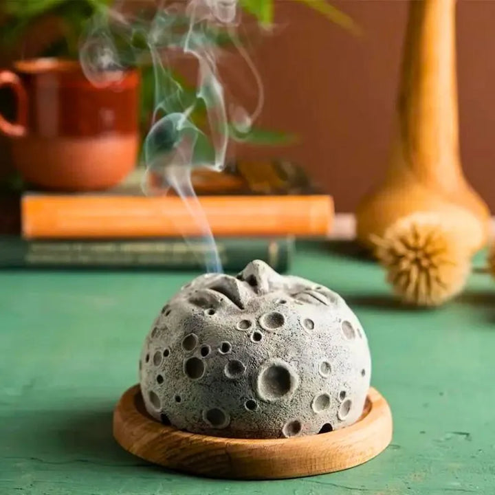 Podstawka na kadzidełka stożkowe Moon Face